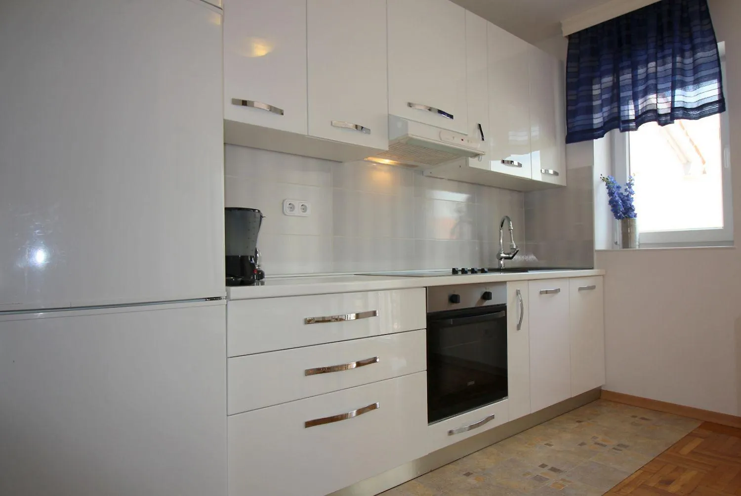 Helles Apartment Nur 350 Meter Zum Strand Mit Privatem Balkon Und Meerblick Porec