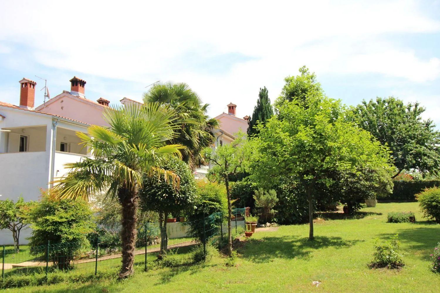 Helles Apartment Nur 350 Meter Zum Strand Mit Privatem Balkon Und Meerblick Porec Croatia