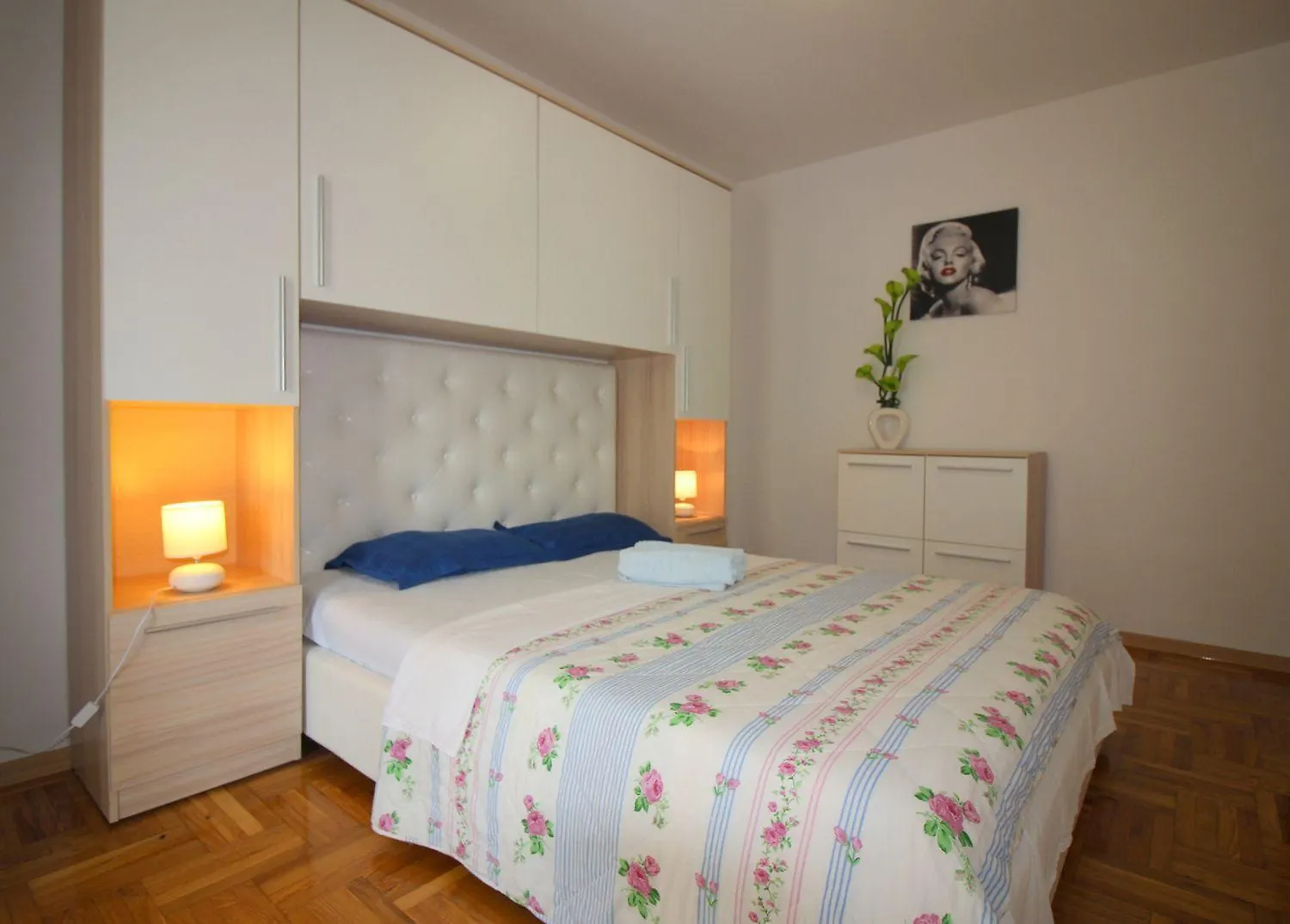 Helles Apartment Nur 350 Meter Zum Strand Mit Privatem Balkon Und Meerblick Porec
