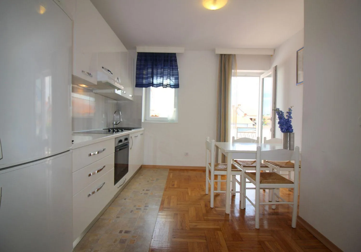 Helles Apartment Nur 350 Meter Zum Strand Mit Privatem Balkon Und Meerblick Porec Croatia