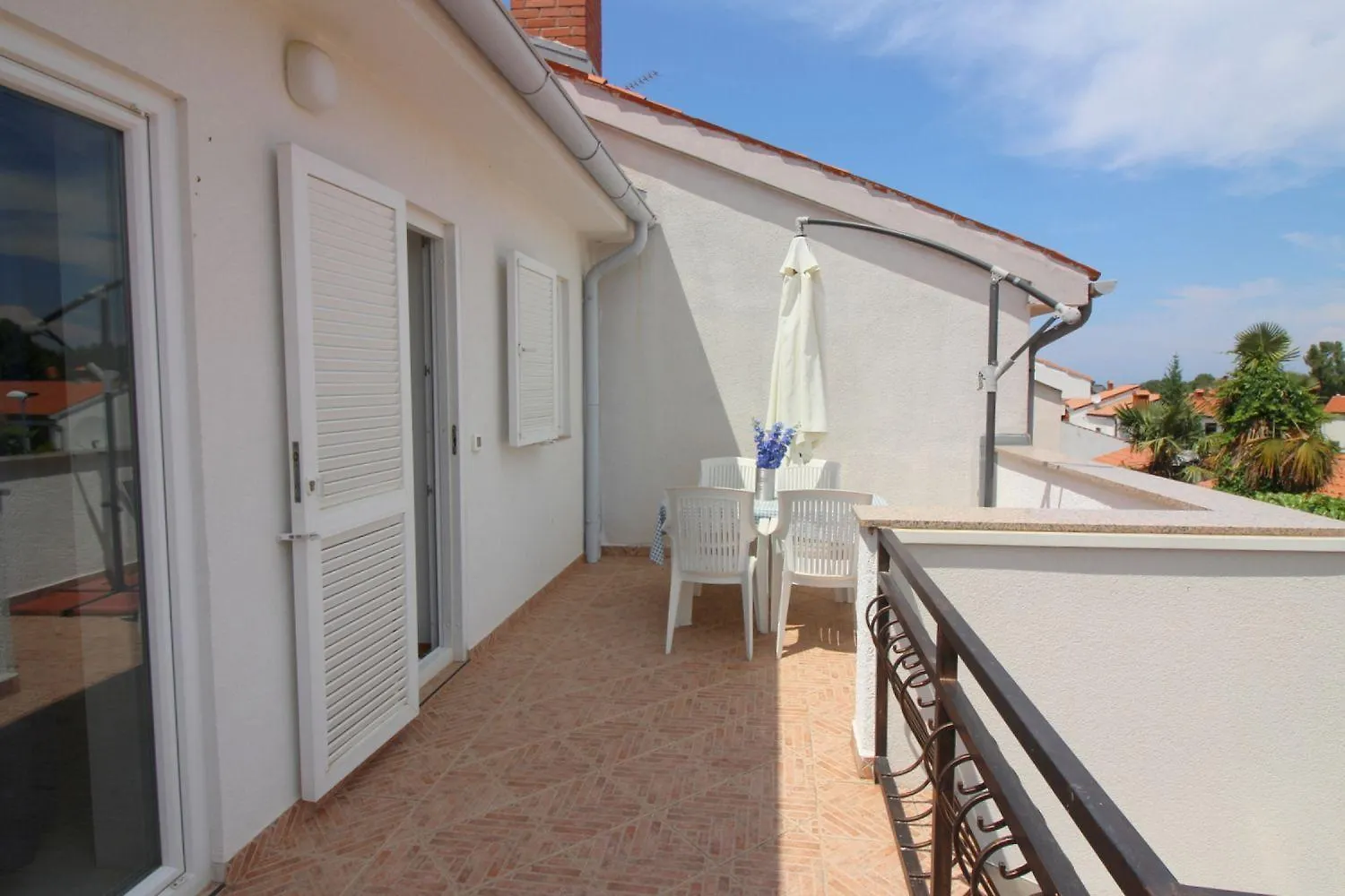 Helles Apartment Nur 350 Meter Zum Strand Mit Privatem Balkon Und Meerblick Porec
